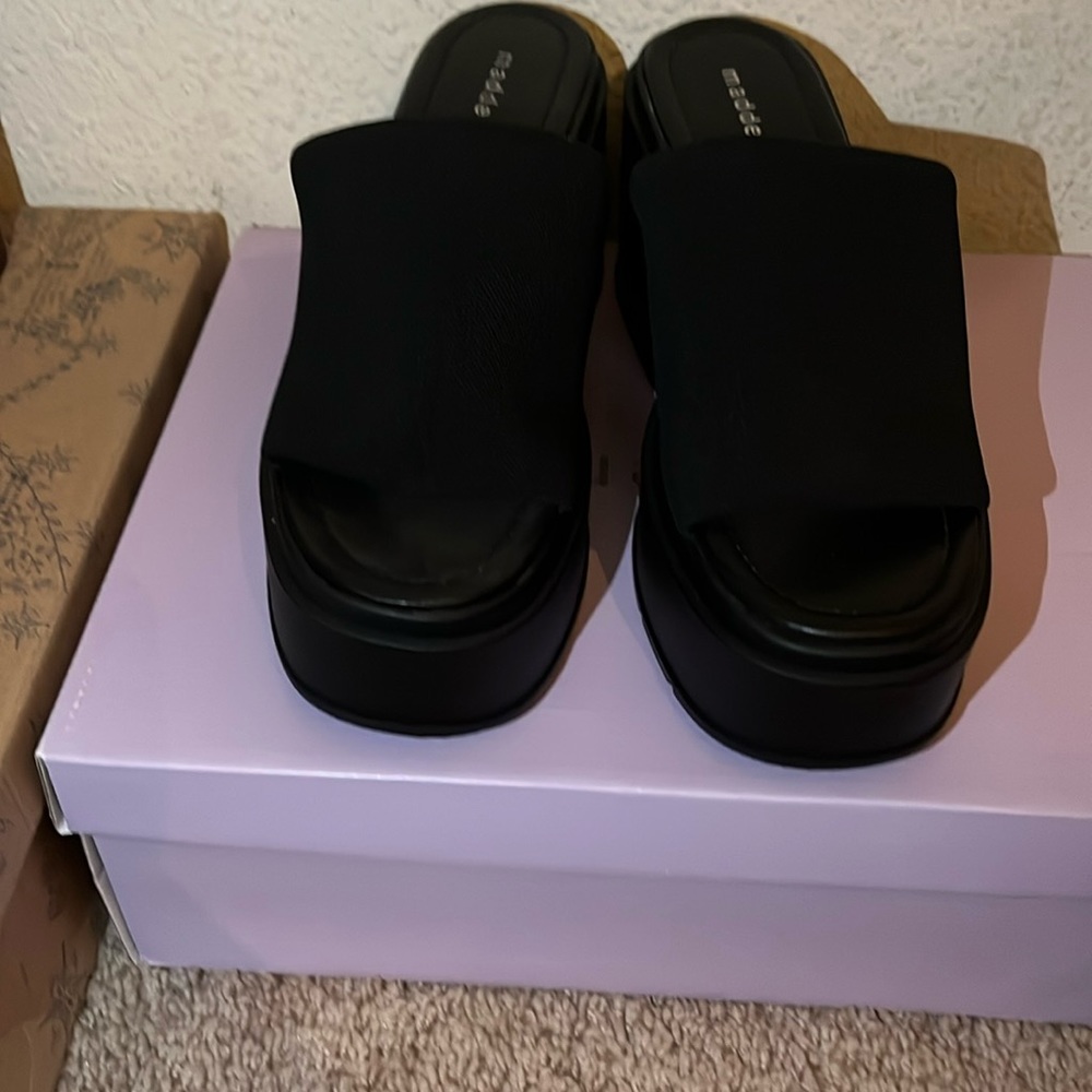 Madden Girl Black Platform Sandals Never Worn